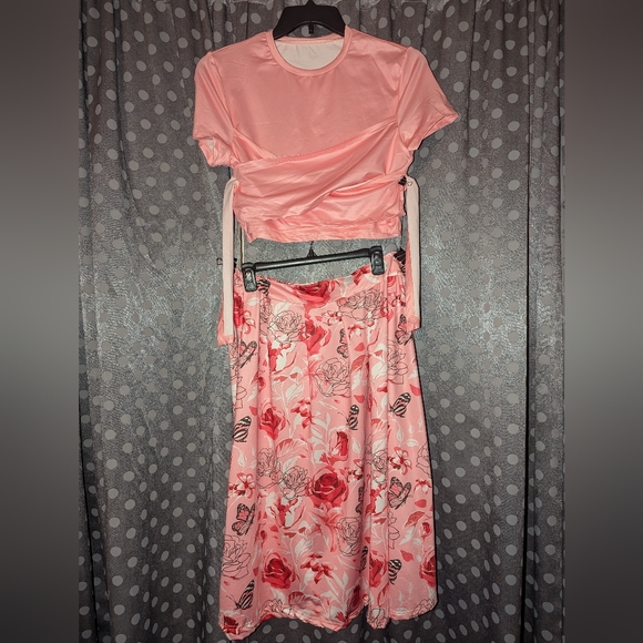 2 PC Skirt Set - Picture 2 of 12